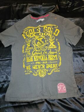 AKOO Fool’s Gold Saloon Graphic Henley Tee XXL Brown Yellow Streetwear T Shirt